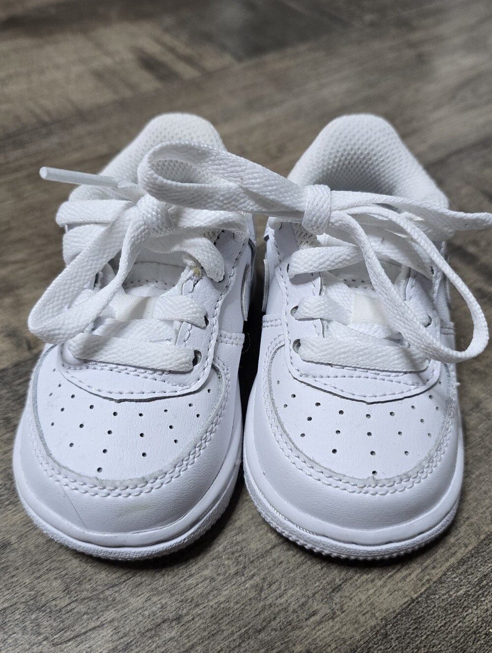 Nike force white holographic baby shoes sneakers size 3 toddler